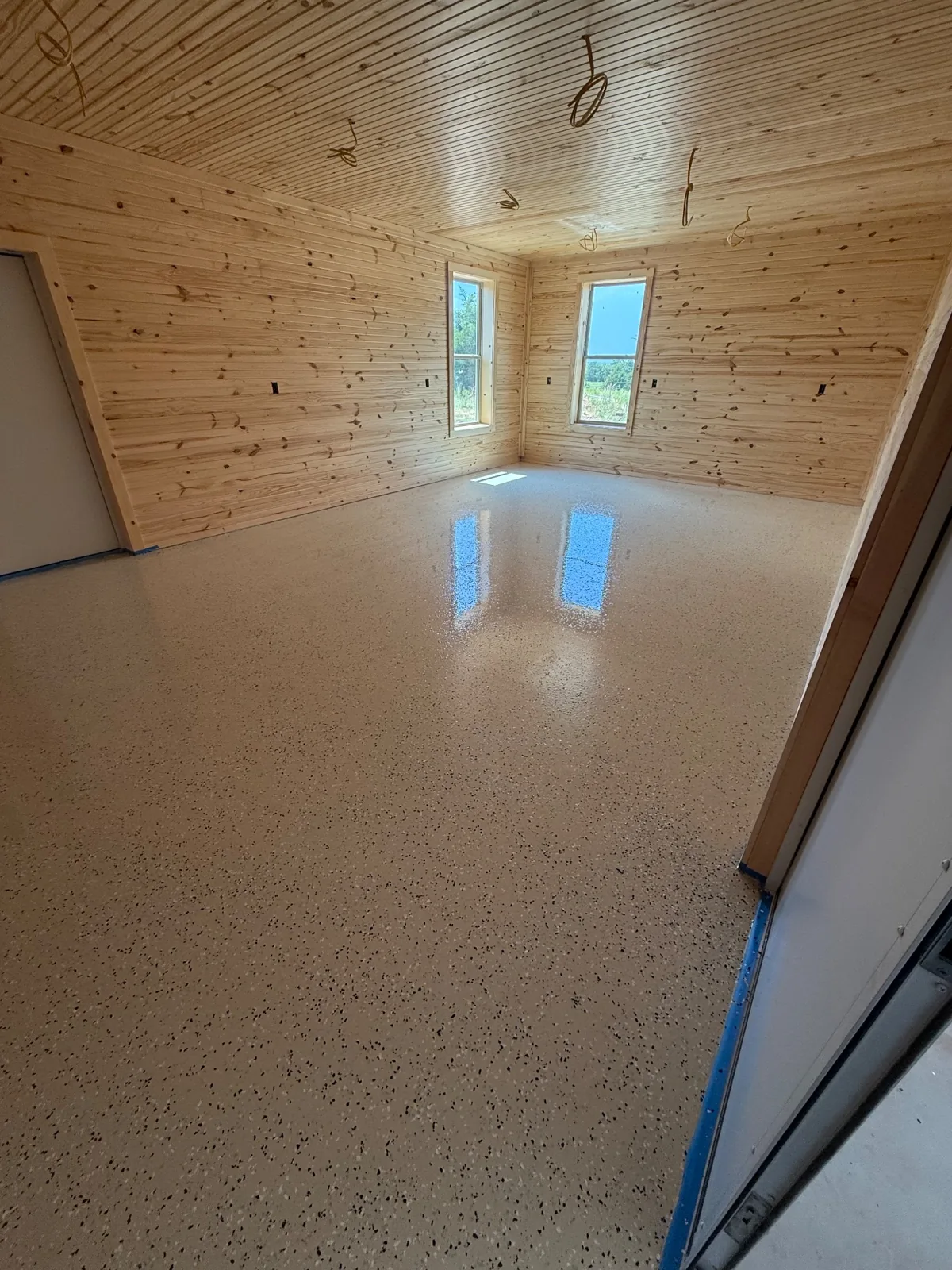 Epoxy flake flooring