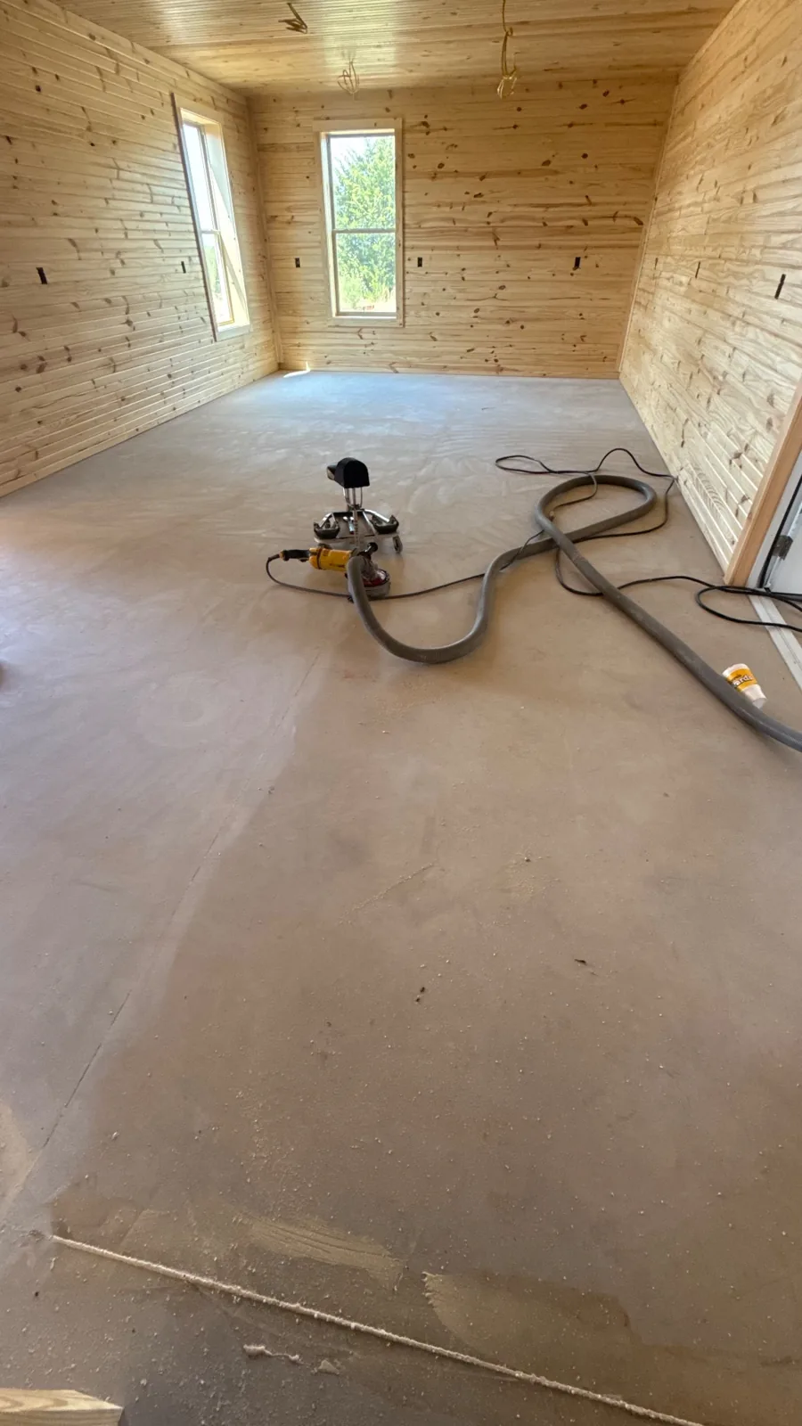Epoxy flake flooring